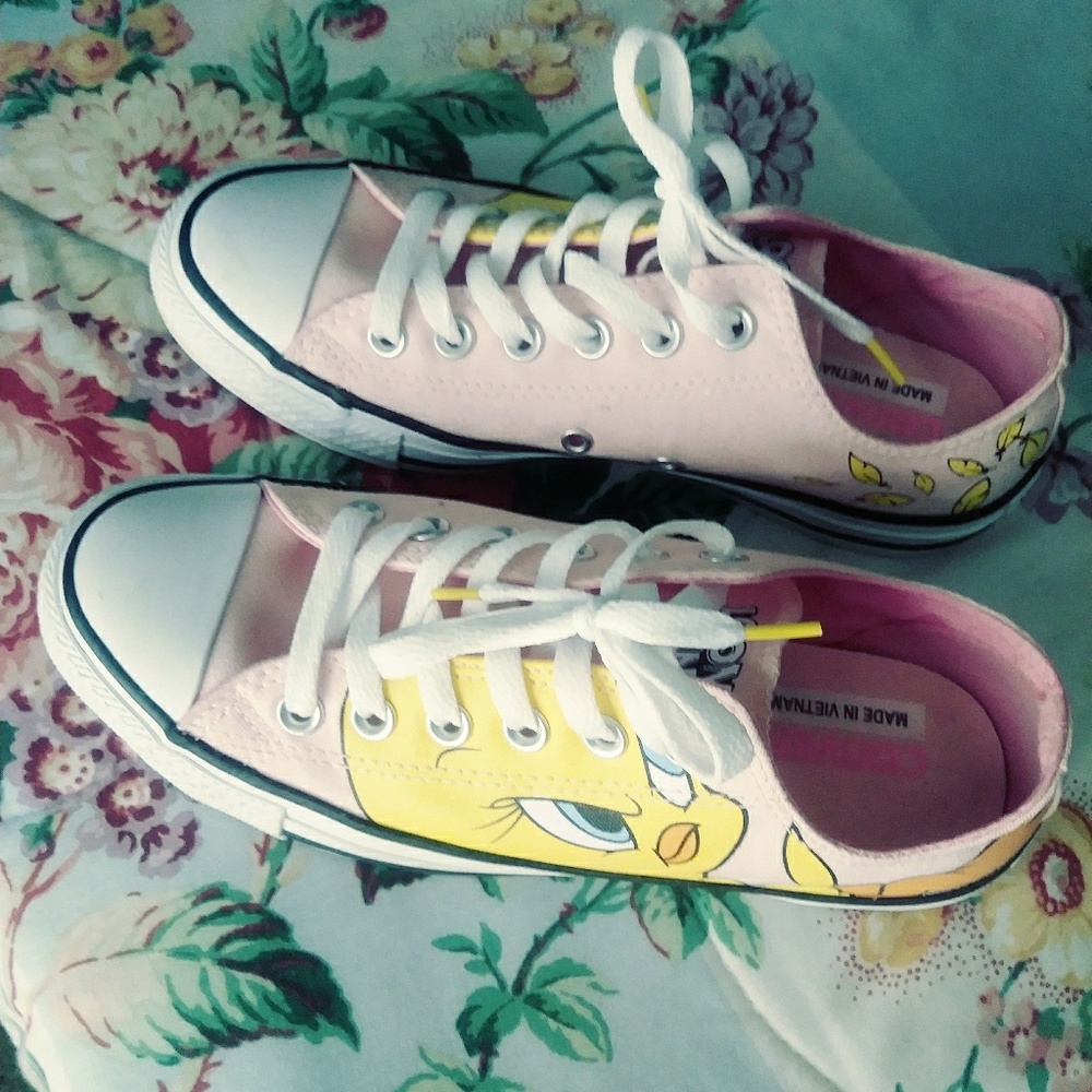 Shoes(like new)converse
